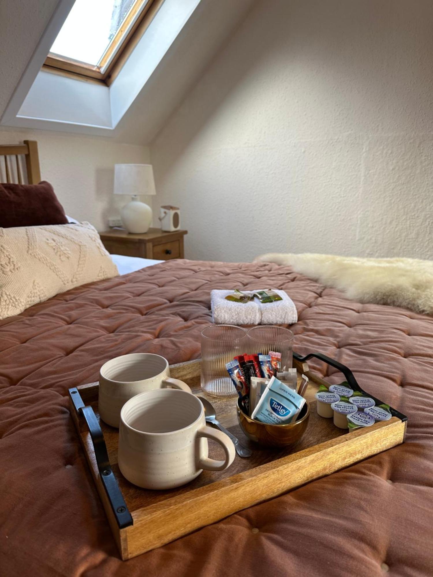 Hebridean Inn - Self Catering With Spectacular Views Broadford  Extérieur photo