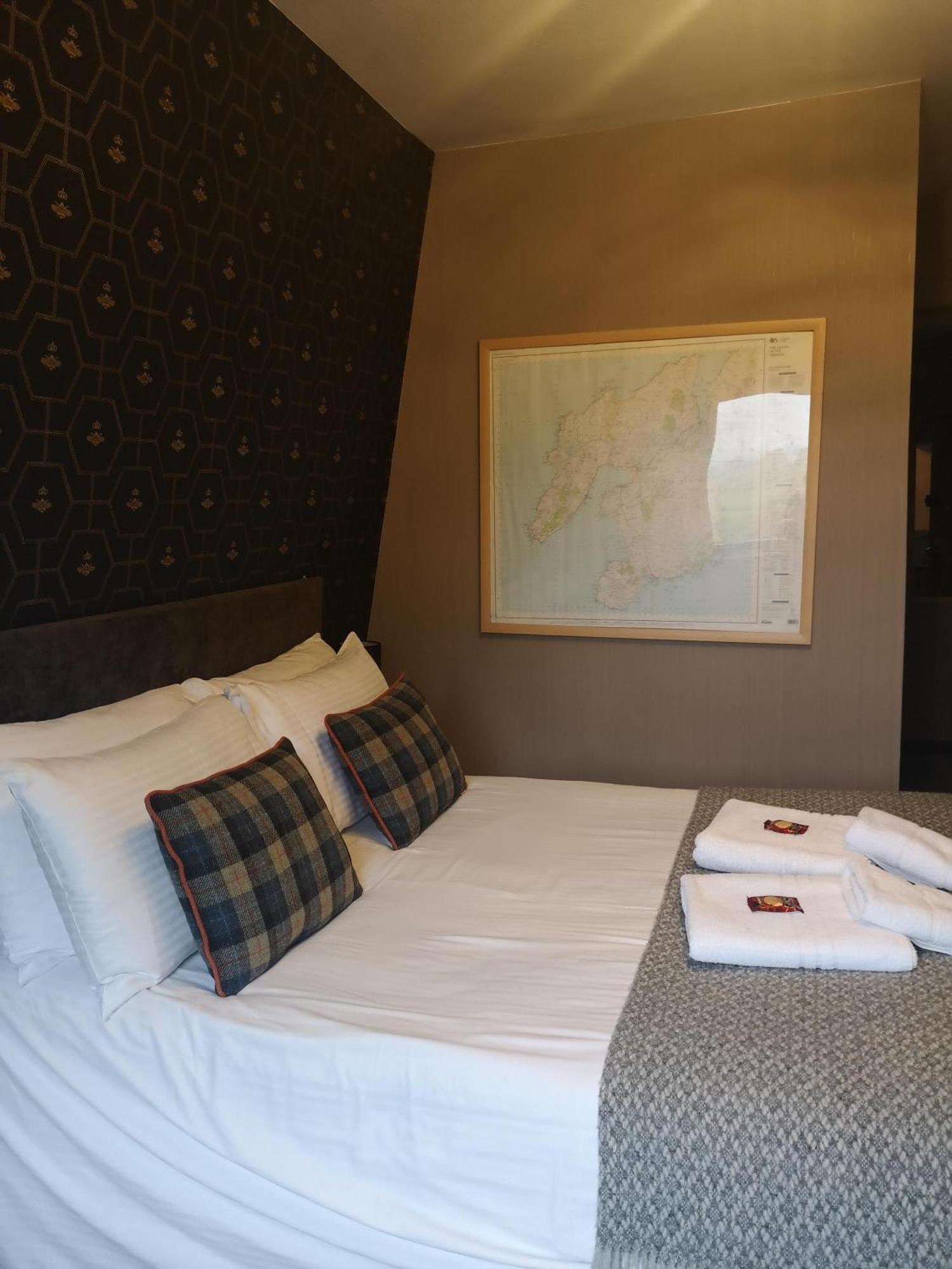 Hebridean Inn - Self Catering With Spectacular Views Broadford  Extérieur photo