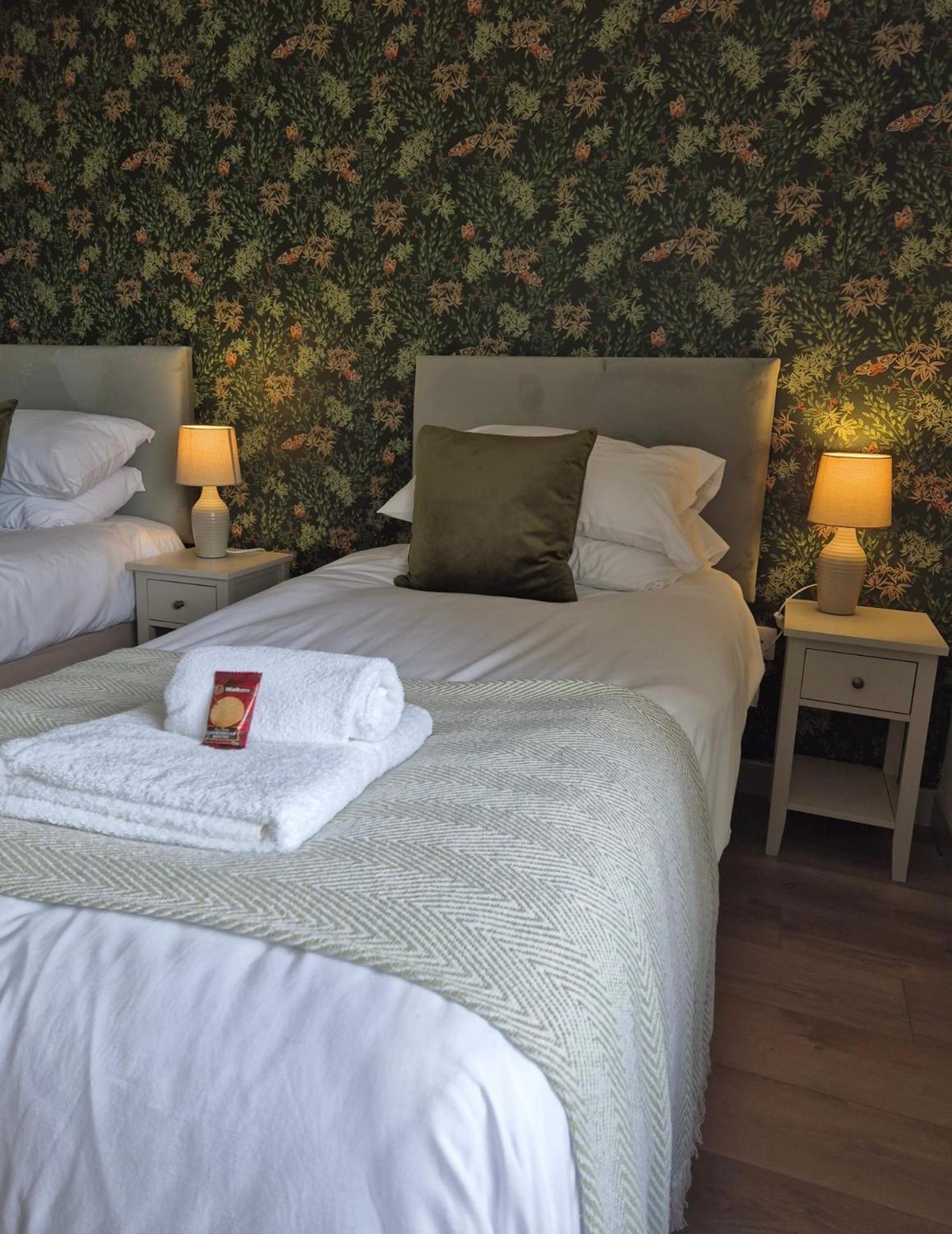 Hebridean Inn - Self Catering With Spectacular Views Broadford  Extérieur photo