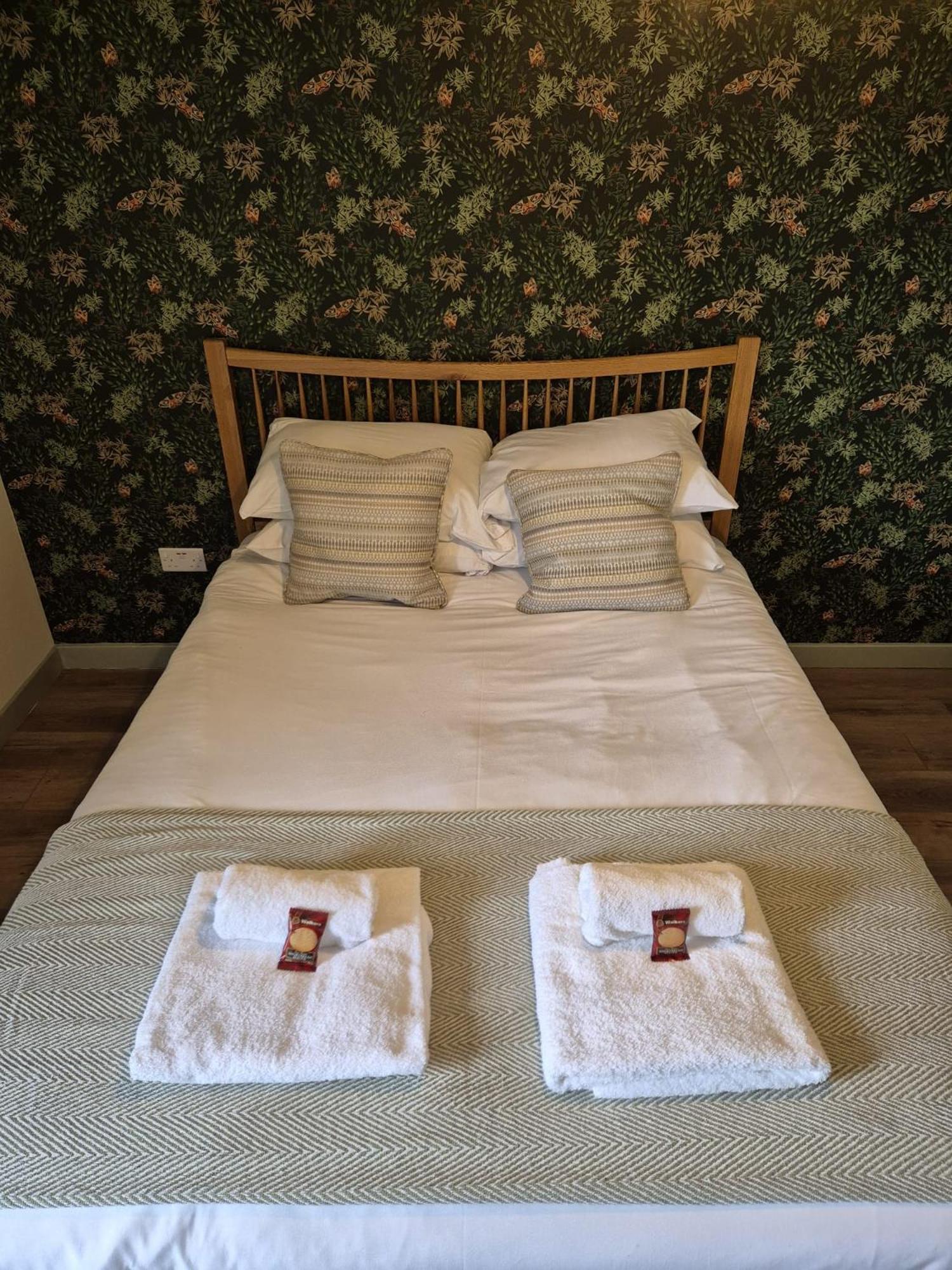 Hebridean Inn - Self Catering With Spectacular Views Broadford  Extérieur photo
