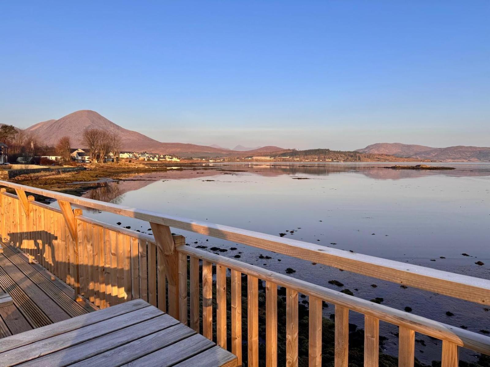 Hebridean Inn - Self Catering With Spectacular Views Broadford  Extérieur photo