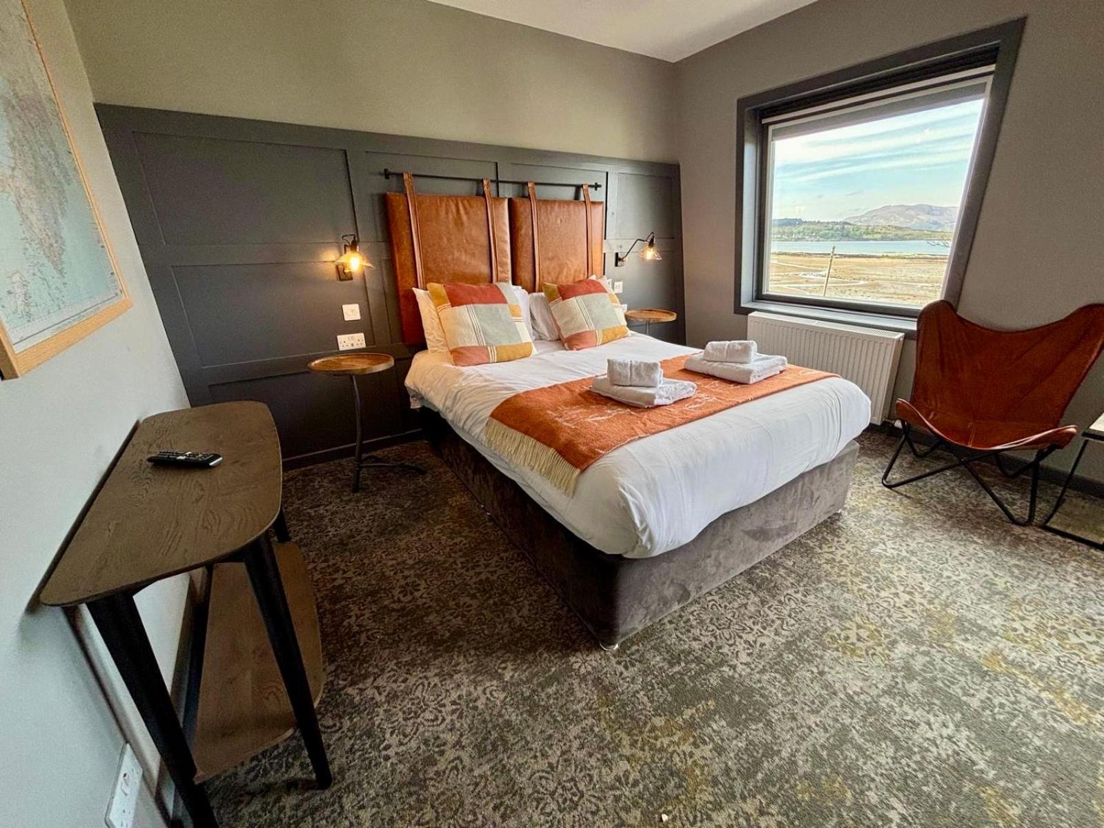 Hebridean Inn - Self Catering With Spectacular Views Broadford  Extérieur photo