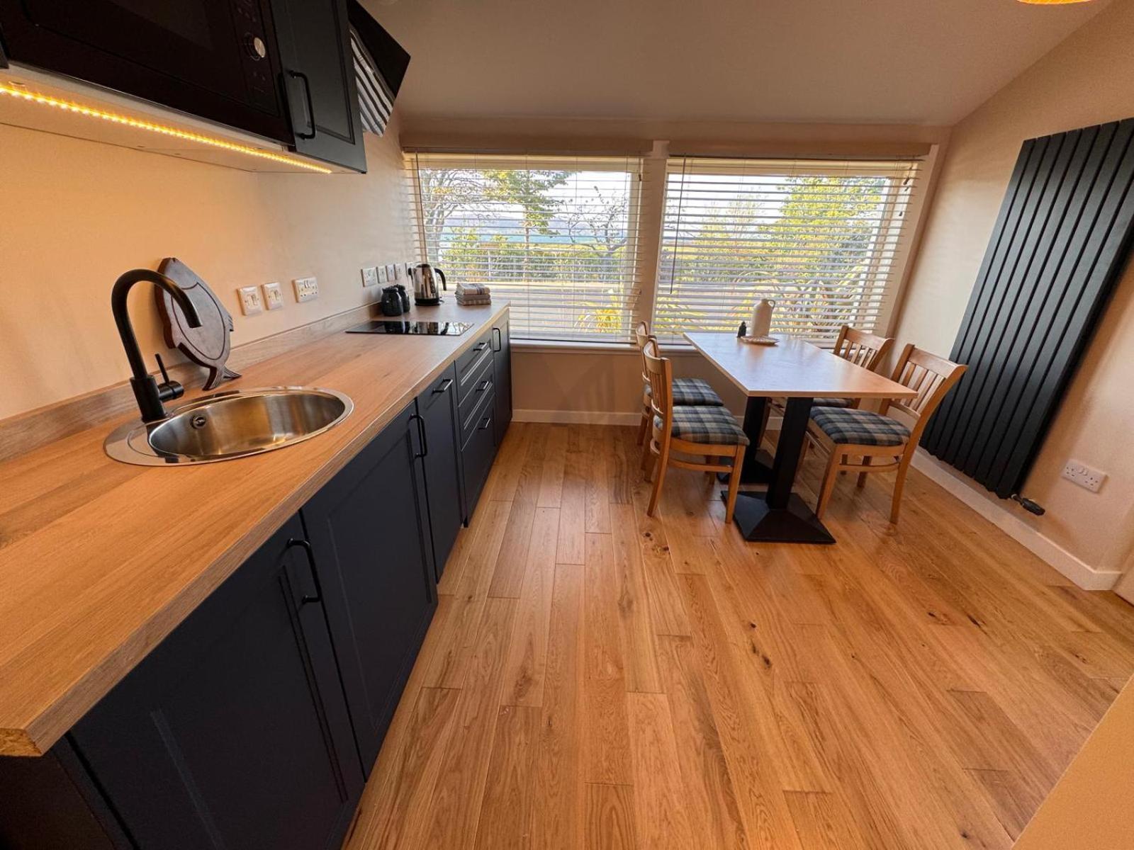 Hebridean Inn - Self Catering With Spectacular Views Broadford  Extérieur photo