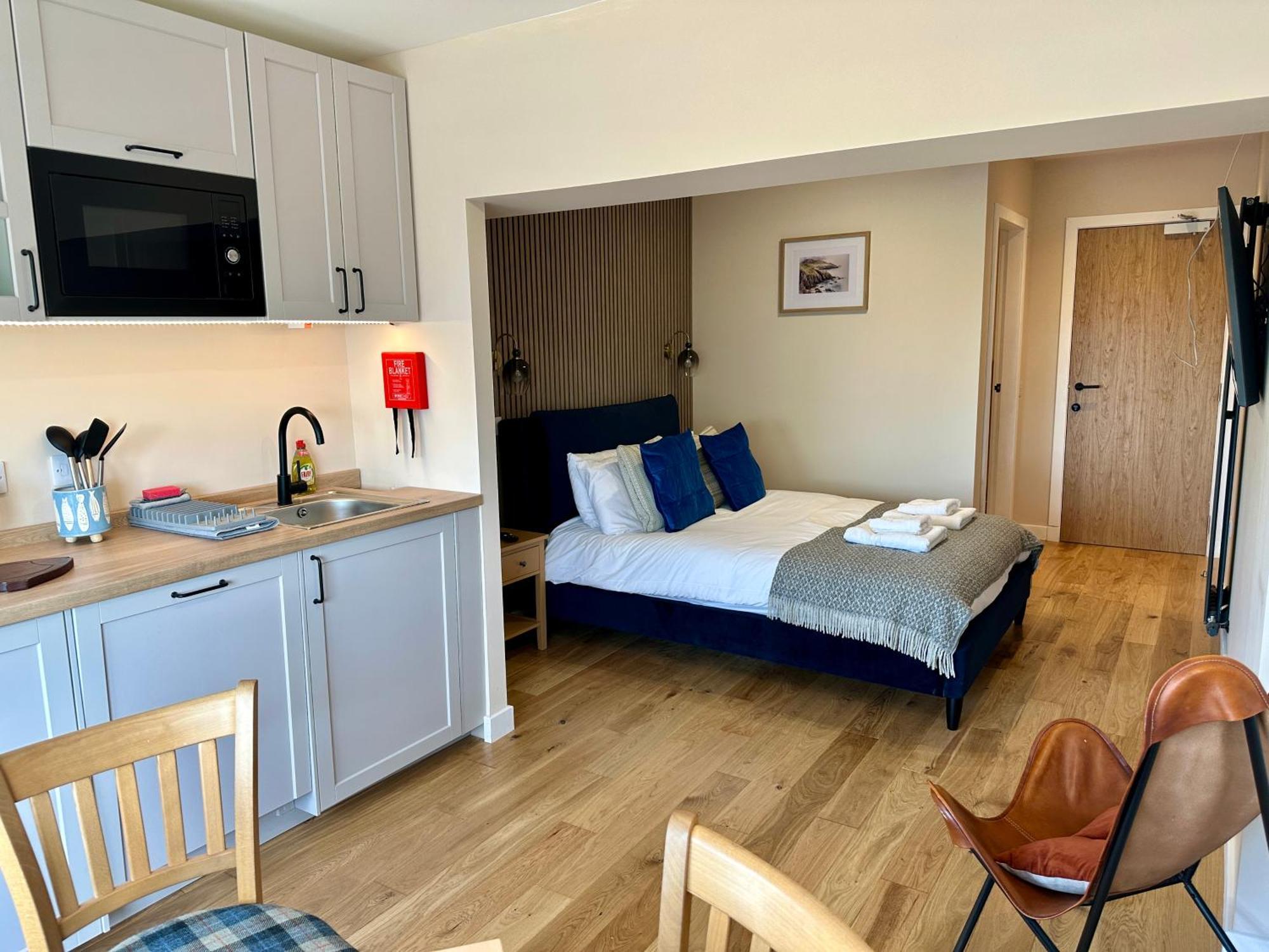 Hebridean Inn - Self Catering With Spectacular Views Broadford  Extérieur photo