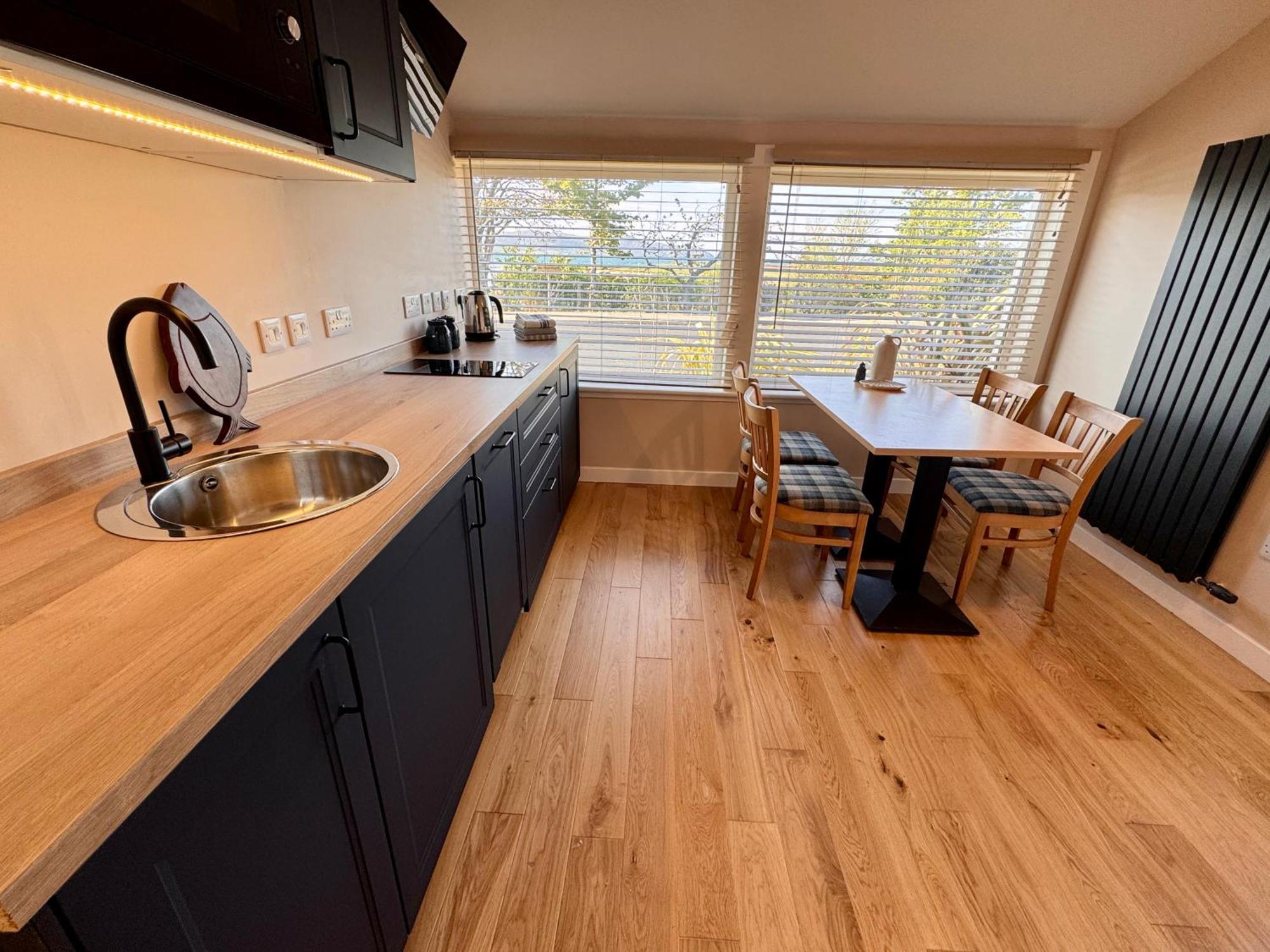 Hebridean Inn - Self Catering With Spectacular Views Broadford  Extérieur photo