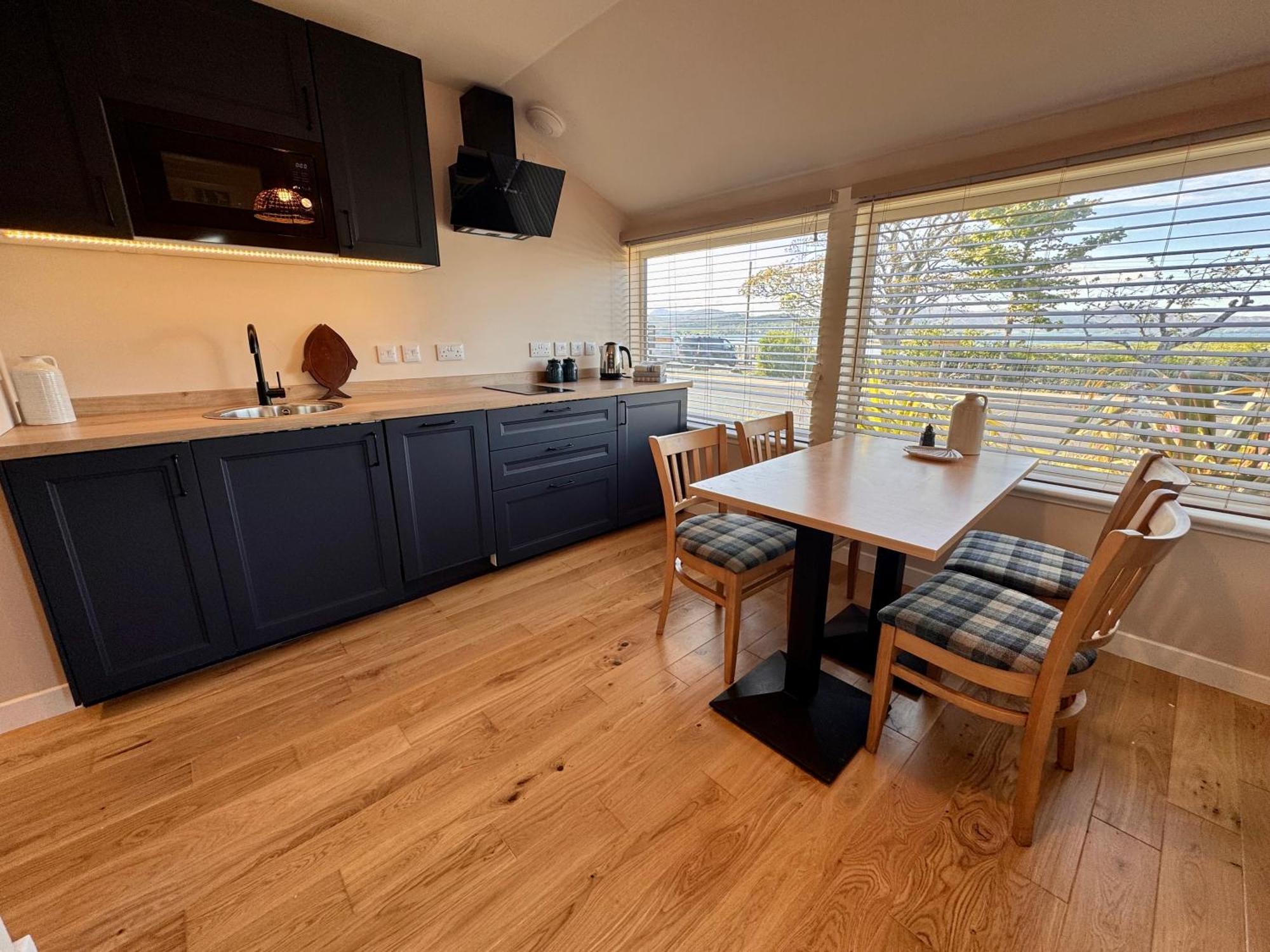 Hebridean Inn - Self Catering With Spectacular Views Broadford  Extérieur photo